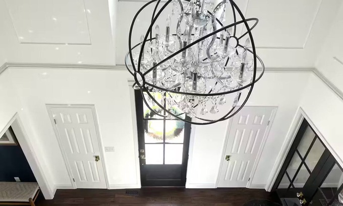 Overland Park Casa | Santoclere - designer home near Corporate Woods