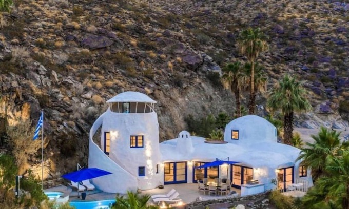 The Mesa Casa | Santorini House | Panoramic Palm Springs Views