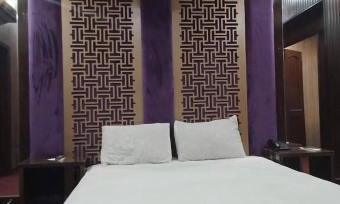 Lahore Hotel | Saphire Inn Motel