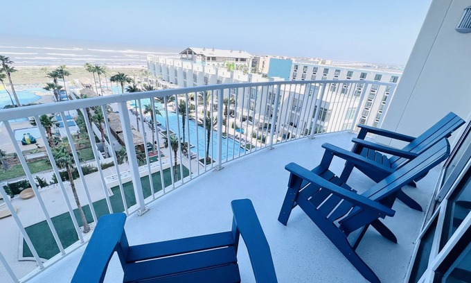 South Padre Island Complejo | Sapphire Resort's newest condo located on 6th floor overlooking the ocean!