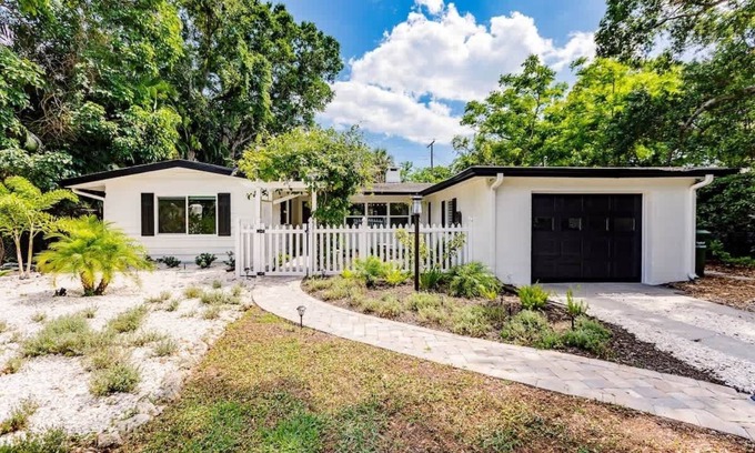 Indian Beach Sapphire Shores Casa | Sapphire shores by the bay.