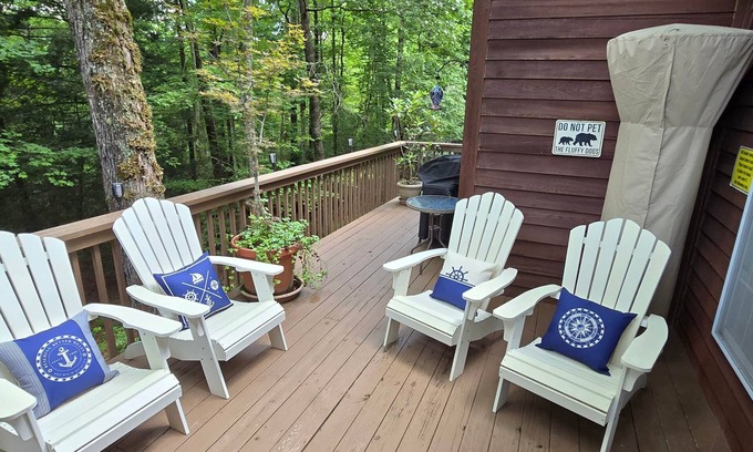 Sapphire Cabina | Sapphire Valley Cabin - Many Resort Amenities!