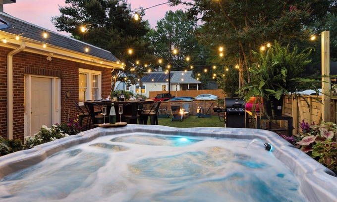Duke Park Casa | Sara P Duke Studio Hot Tub DOWNTOWN