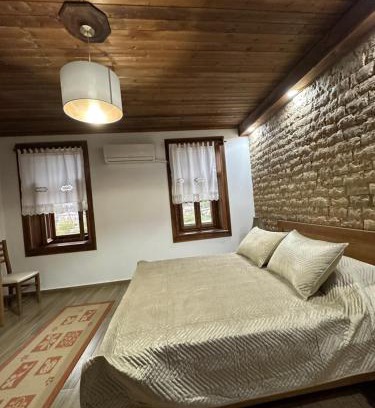 Berat Casa | “Sarah Holiday House”