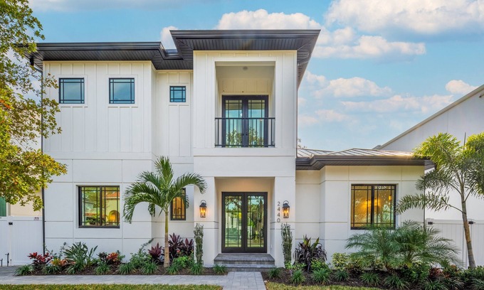 Arlington Park Casa | 2440 Arlington Park Luxury House
