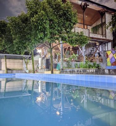 Lingsar Casa | Sarasutha hotel and pool