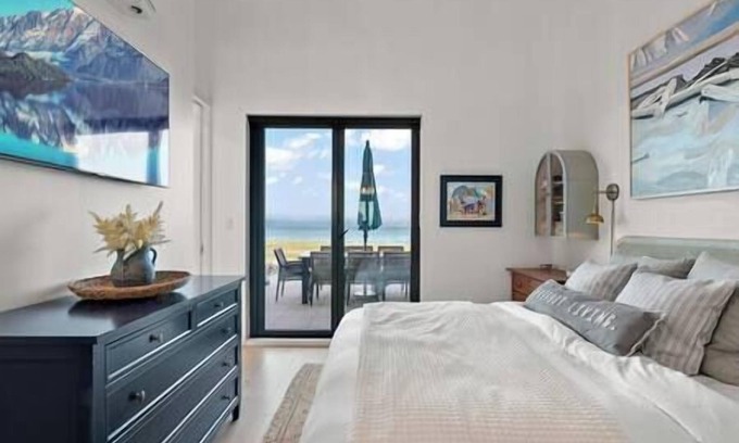 Black Creek Casa | Saratoga Beachfront Villa