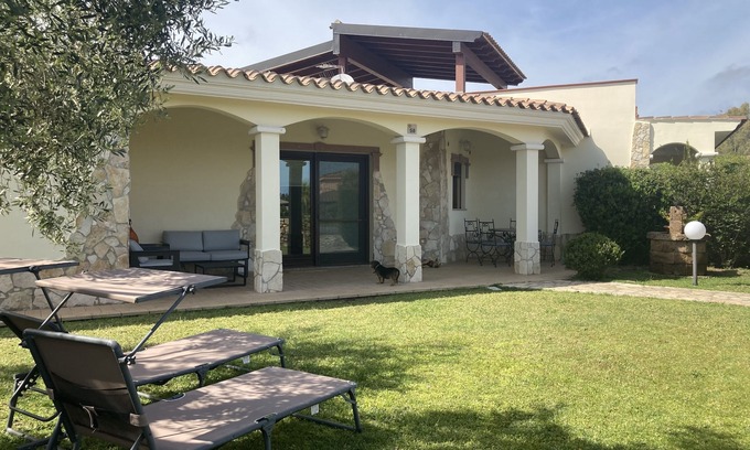 Costa Rei Villa | Cerdeña-PiscinaRei (CA). Villa Laura a 400 m. de la increíble playa