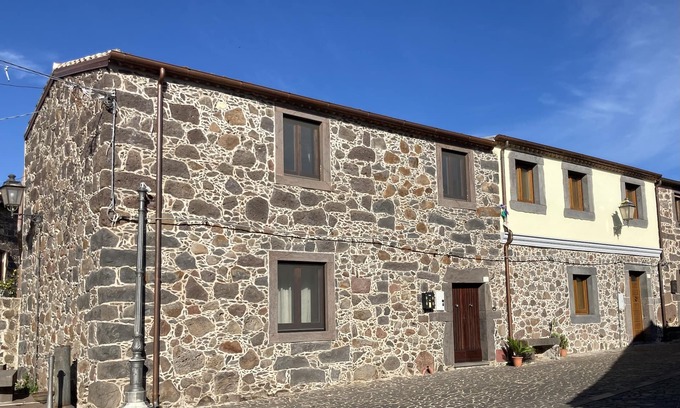 Paulilatino Apartamento | casa típica de Cerdeña, en el centro histórico de Pauliatino (O), a pocos pasos de la SS131