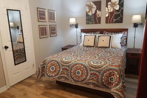 Sarnia Casa | Sarnia's Hidden Gem - 3 BR/2 BA by College/Hwy/Arena