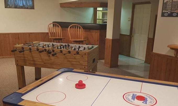 Sarnia Casa | Sarnia's Man Cave - 3 BR/1 BA HOUSE - Pet friendly