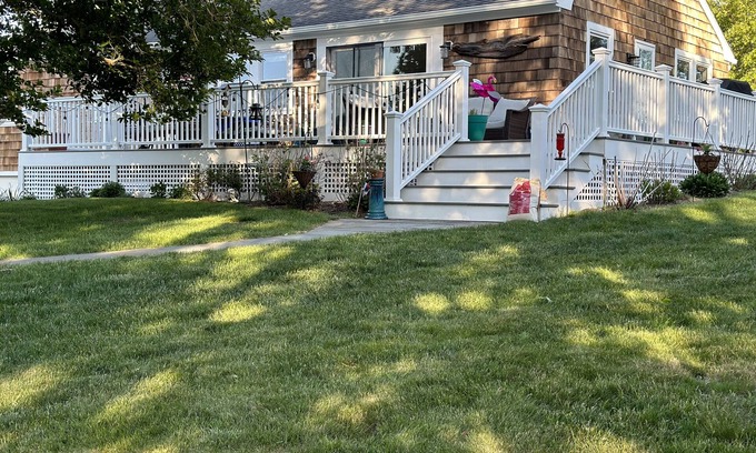 Snug Harbor Casa | Sat. to Sat. rental.2 blocks to marinas,5 min walk to beach and O Bar,15 to Newp