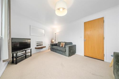 Ellemford Casa | Saughton Suite with views of Water of Leith