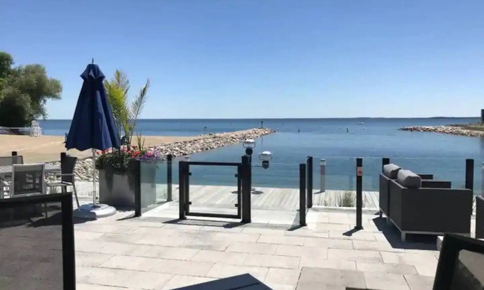 Innisfil Condominio | Sauna*King Bed*Fireplace*Smart TV*Queen Sofa Bed*Coffee Bar