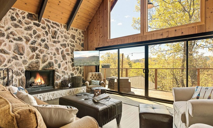 Lake Arrowhead Cabina | Sauna + Spa Lakeview Lodge Retreat Dog Friendly