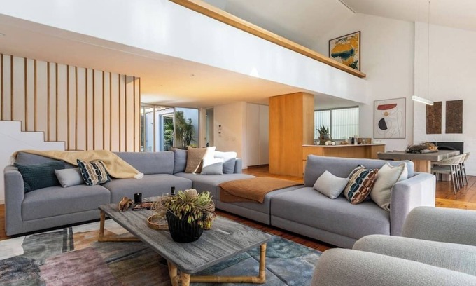 Sea Point Casa | Savanna House - Spacious home. Three minutes walk to the beach