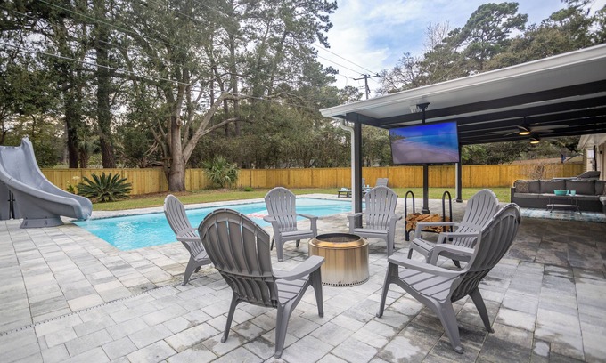 Talahi Island Casa | Savannah 4 BR house with Pool & Parking for Boat
