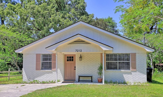 Savannah Casa | Savannah House, Getaway Near Tybee & Savannah, Sleeps 8