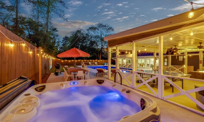 Savannah Casa | Savannah & Tybee Island Peach House! Pool + Hot Tub Game Room & Cabana