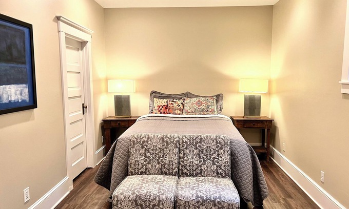 Willamette Heights Apartamento | Savor all that Portland and Mother Nature have to offer at our lovely retreat!