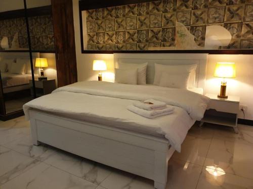 Fatehjang Cama Y Desayuno | Savoy Inn G-13