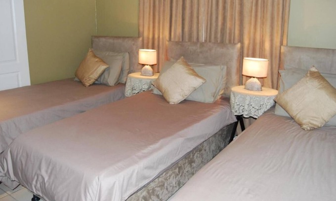 Rondebosch East Cama Y Desayuno | Savoy Lodge - Habitación Triple Económica