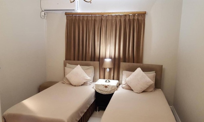 Rondebosch East Cama Y Desayuno | Savoy Lodge - Habitación Doble Estándar 4