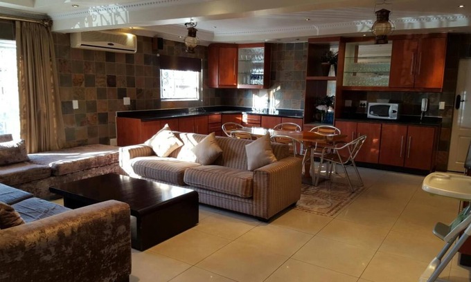 Rondebosch East Cama Y Desayuno | Savoy Lodge con desayuno incluido! - Habitación doble estándar agradable 4
