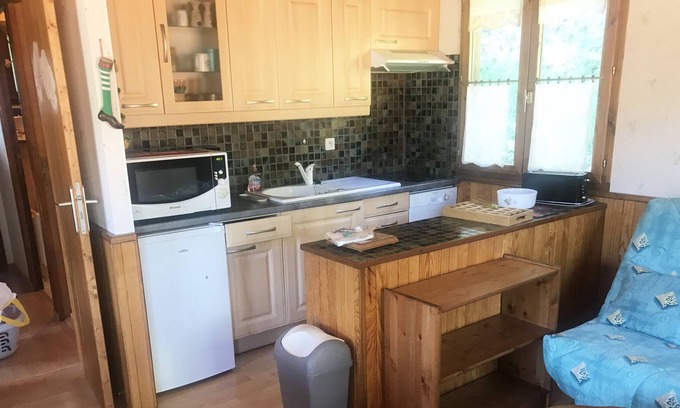 Aillon-le-Jerune Chalet De Esquí | Savoyard chalet with two apartments.