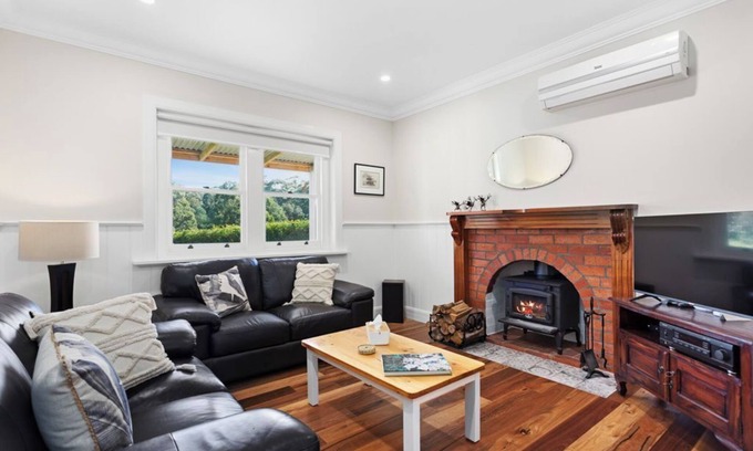 Icy Creek Cabaña | Sawmill Cottage in Icy Creek