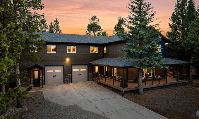 West Yellowstone Casa | Say Goodbye to Outdated Rentals & Stay in Style less than 1 mi to YNP West Gate!