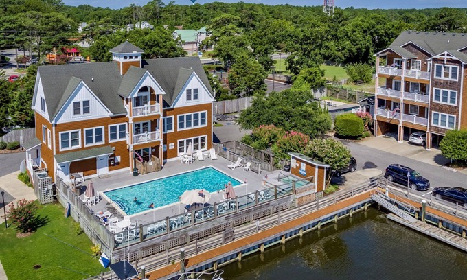 Manteo Condominio | SBC704 - Shallowbag Bay Club 704