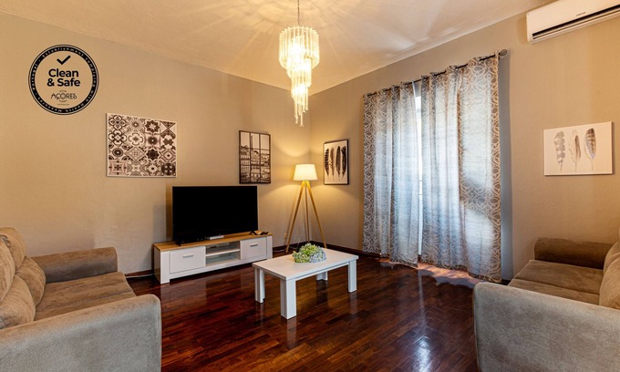 Faial Da Terra Casa | SBMP-1 Fisherman's House