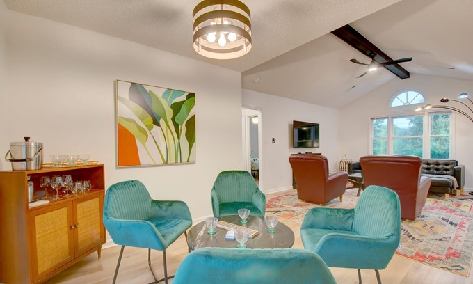 Madison Casa | Scandi-Chic Retreat in Madison-Pets stay free!