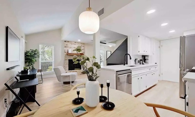 McNeil Casa | Scandinavian comfort, 2bd 1.5bth