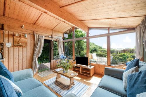 Rock Chalet De Esquí | Scandinavian Style Lodge in Rock
