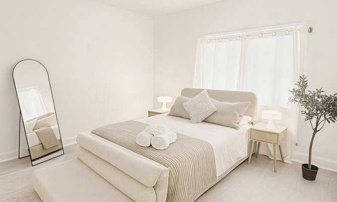Guttenberg Apartamento | Scandinavian Style: 1 Bd, 15 min to nyc, parking