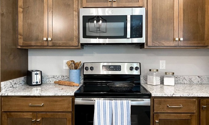 Forest Casa | Scenic 3-Bed Home - Modern, Serene, Keyless Entry!
