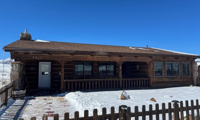 Twin Lakes Cabina | Scenic 3 bedroom cabin with hot tub