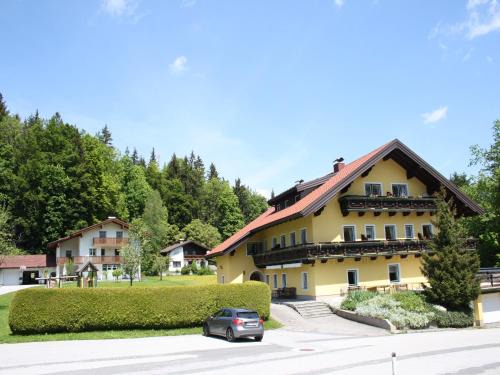 Krispl Apartamento | Scenic Apartment in Krispl Salzburg with Swimming Pool
