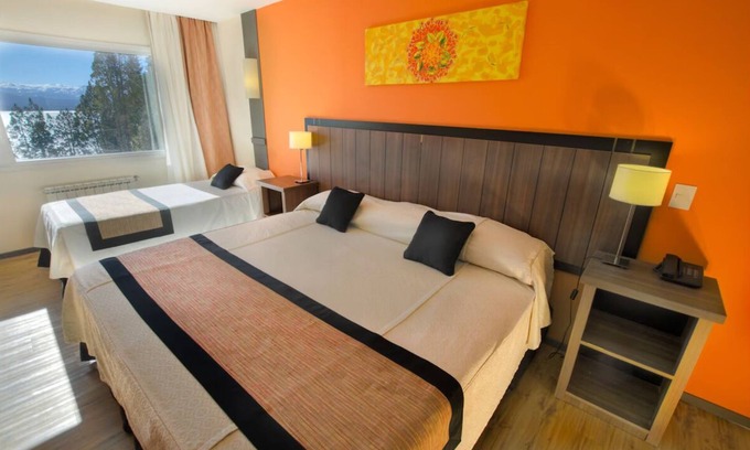 San Carlos de Bariloche Hotel | Scenic Room, Near Downtown & Lakefront Adventures with Wellness Area and Hot Tub