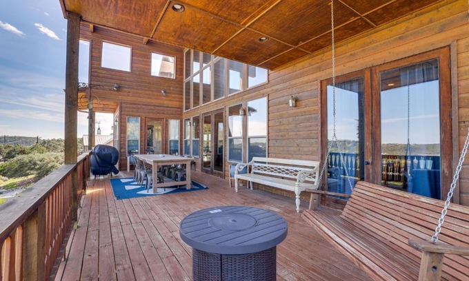 Canyon Lake Casa | Scenic Canyon Lake Vacation Home Near Boat Ramp!
