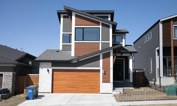 Cochrane Casa | Scenic Cochrane Family Home