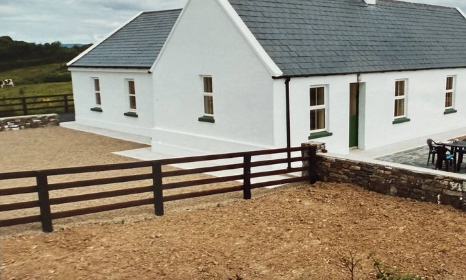 Shanavooneen Casa | Scenic Cottage on the Shannon Estuary Way