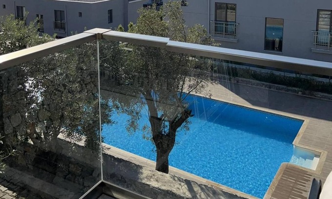 Milas Apartamento | Scenic Flat with Shared Pool in Milas