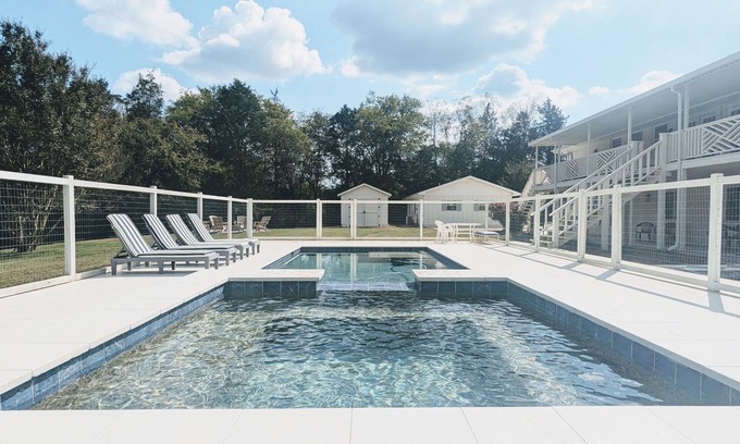 Trenton Casa | Scenic Getaway with Huge Spa, Pool, Fire Pit, 2 Kitchens - 15m to Chattanooga!