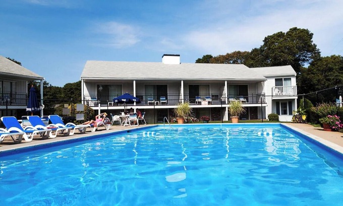 South Yarmouth Casa | Scenic Golf Course Room | Welcoming Stay in South Yarmouth | Outdoor Pool