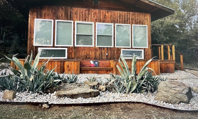Mineral Wells Cabina | Scenic Hillside Cabin: The Hideout at Rocky Ridge