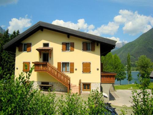 Molina di Ledro Casa | Scenic Holiday Home in Ledro near Spiggia Besta Lido