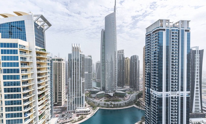 Jumeirah Lake Towers Apartamento | Scenic lake view 2BR near metro in Cluster A, JLT